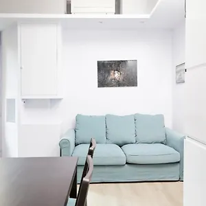 prestige-boutique-homes-navigli.italymilanhotels.net/